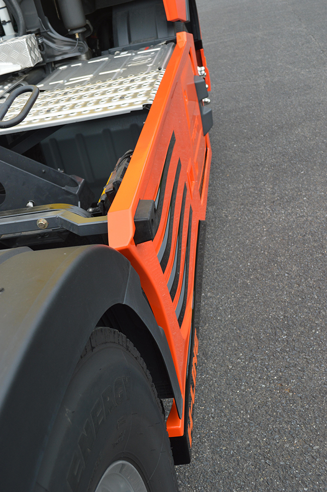 volvo�T�C�h�o���p�[3500�E3300